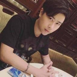 戴熊猫面具爆料娱乐圈主播是谁,揭秘娱乐圈主播身份之谜 第2张 戴熊猫面具爆料娱乐圈主播是谁,揭秘娱乐圈主播身份之谜 第2张